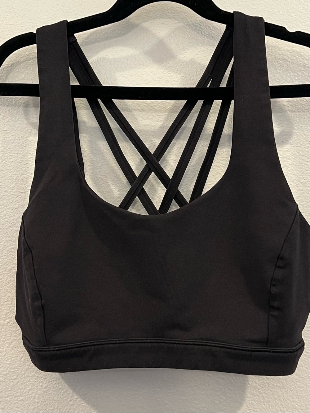Lululemon black sport bra size 6